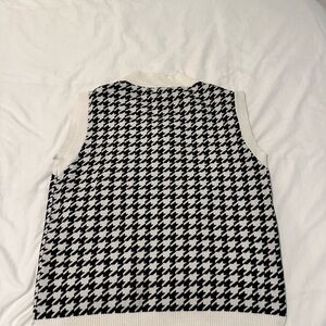 cutest checkered sweater !